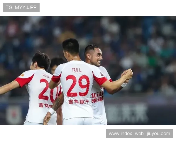 争冠集团攻防效率分化 成都国安泰山展现稳定性优势